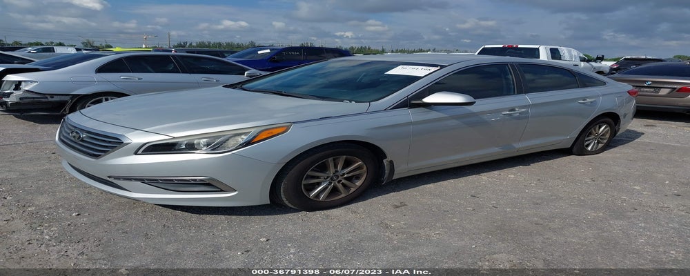 5NPE24AF6FH249733 2015 HYUNDAI SONATA photo no. 2