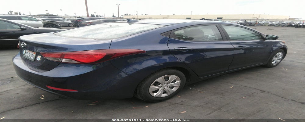 5NPDH4AE7GH733820 2016 HYUNDAI ELANTRA photo no. 4