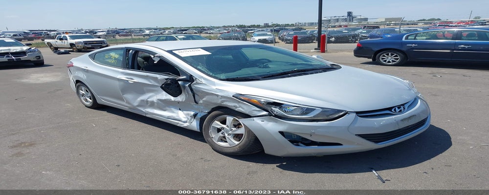 5NPDH4AE3FH649833 2015 HYUNDAI ELANTRA photo no. 4