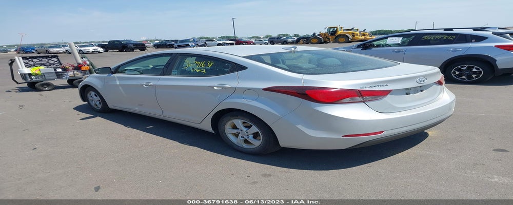 5NPDH4AE3FH649833 2015 HYUNDAI ELANTRA photo no. 3