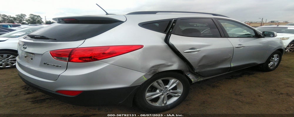 KM8JU3AC6BU128379 2011 HYUNDAI TUCSON photo no. 4