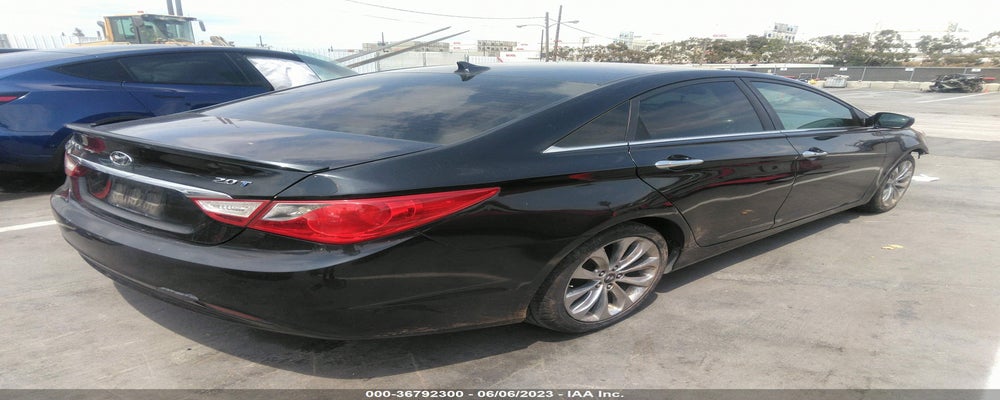 5NPEC4AB6BH177761 2011 HYUNDAI SONATA photo no. 4