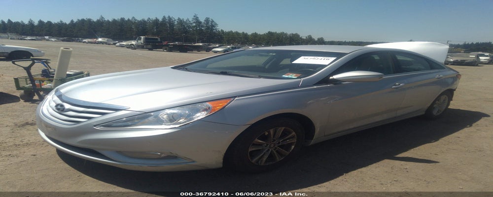 5NPEB4AC5DH737980 2013 HYUNDAI SONATA photo no. 2