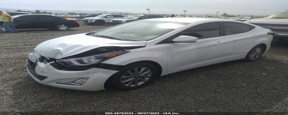 5NPDH4AE3FH612331 2015 HYUNDAI ELANTRA photo no. 2