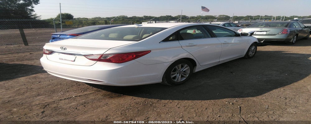 5NPEB4AC6BH164682 2011 HYUNDAI SONATA photo no. 4