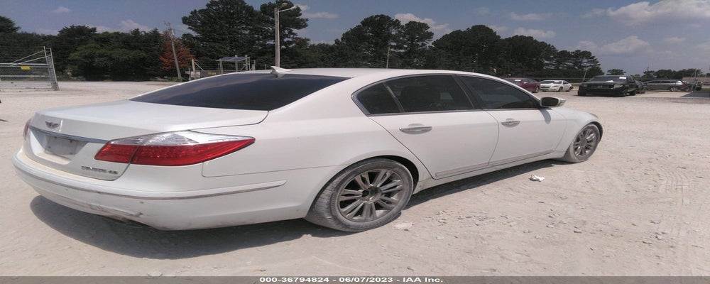 KMHGC4DF5BU141424 2011 HYUNDAI GENESIS photo no. 4