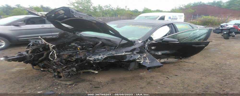 KMHGN4JE9FU051706 2015 HYUNDAI GENESIS photo no. 2