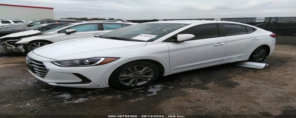 5NPD84LF3HH055624 2017 HYUNDAI ELANTRA photo no. 2