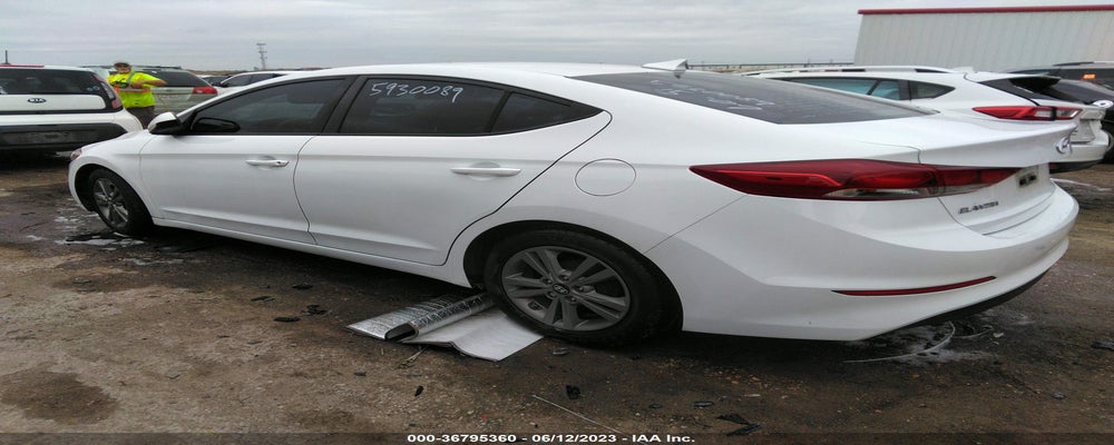 5NPD84LF3HH055624 2017 HYUNDAI ELANTRA photo no. 3