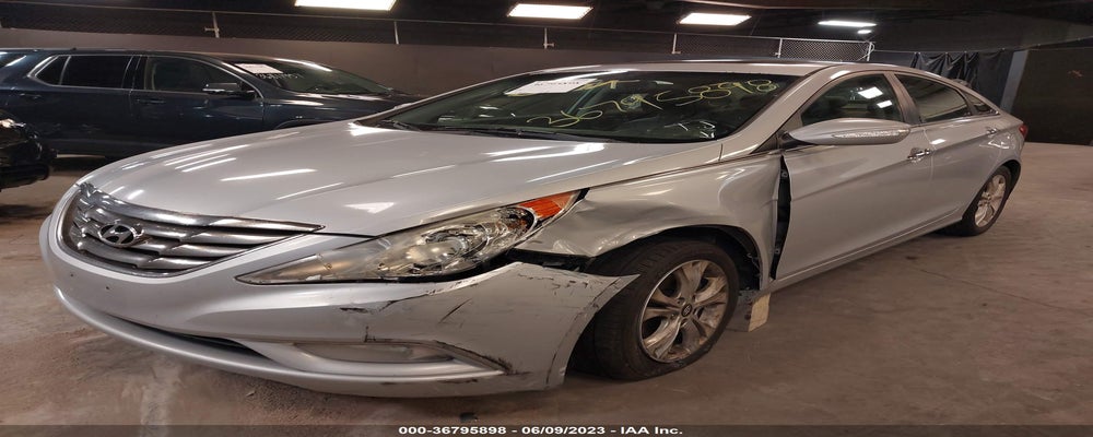 5NPEC4AC7BH038215 2011 HYUNDAI SONATA photo no. 2