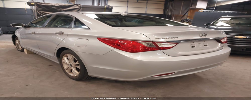 5NPEC4AC7BH038215 2011 HYUNDAI SONATA photo no. 3