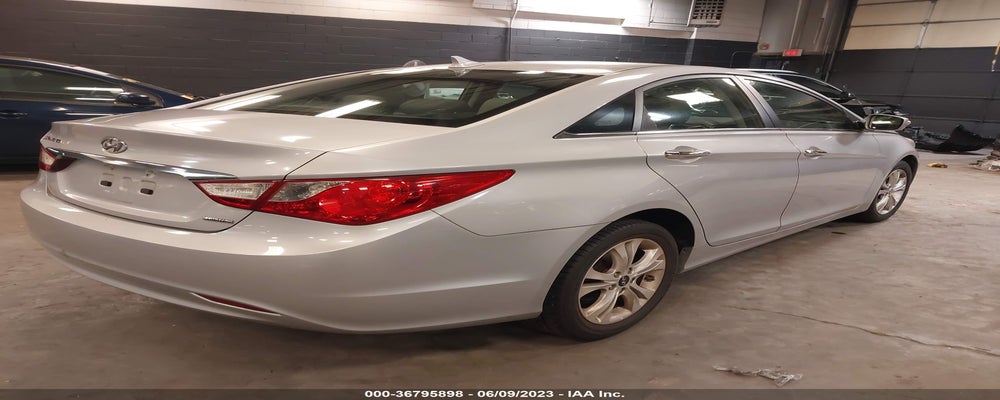 5NPEC4AC7BH038215 2011 HYUNDAI SONATA photo no. 4