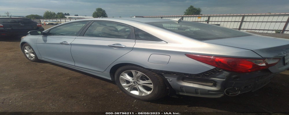 5NPEC4AC9BH135948 2011 HYUNDAI SONATA photo no. 3