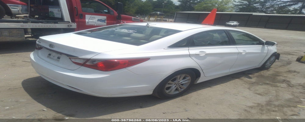 5NPEB4AC3DH711040 2013 HYUNDAI SONATA photo no. 4