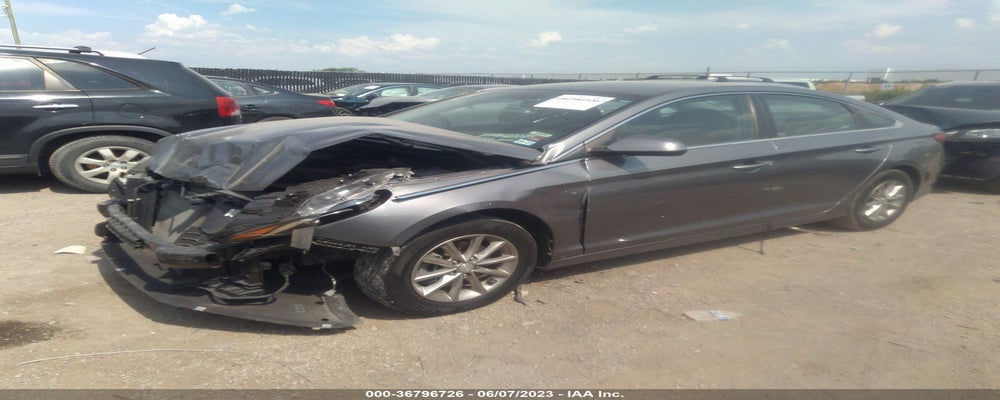 5NPE24AF7JH711581 2018 HYUNDAI SONATA photo no. 2