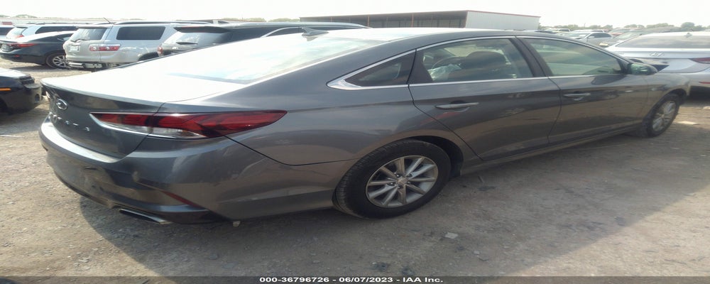 5NPE24AF7JH711581 2018 HYUNDAI SONATA photo no. 4