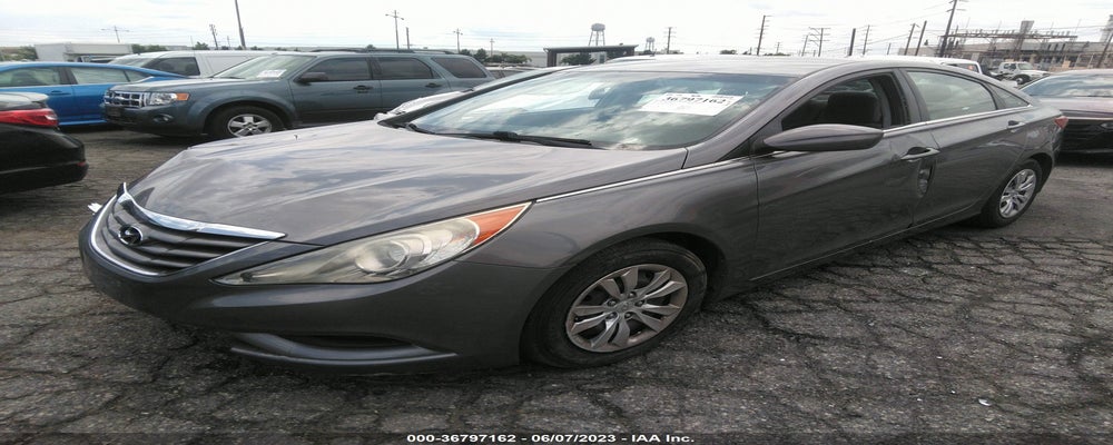 5NPEB4AC0BH013529 2011 HYUNDAI SONATA photo no. 2