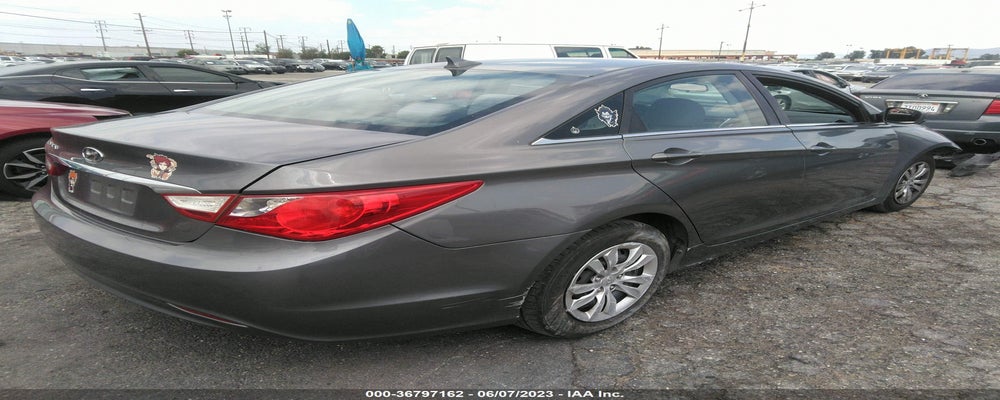 5NPEB4AC0BH013529 2011 HYUNDAI SONATA photo no. 4