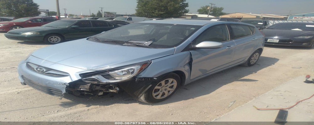 KMHCT5AE2DU115396 2013 HYUNDAI ACCENT photo no. 2