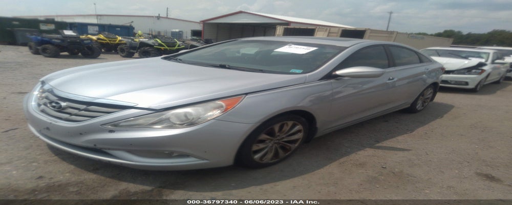 5NPEC4AC3BH113363 2011 HYUNDAI SONATA photo no. 2