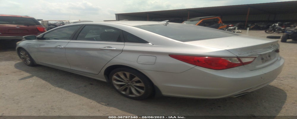 5NPEC4AC3BH113363 2011 HYUNDAI SONATA photo no. 3