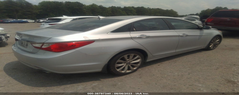 5NPEC4AC3BH113363 2011 HYUNDAI SONATA photo no. 4