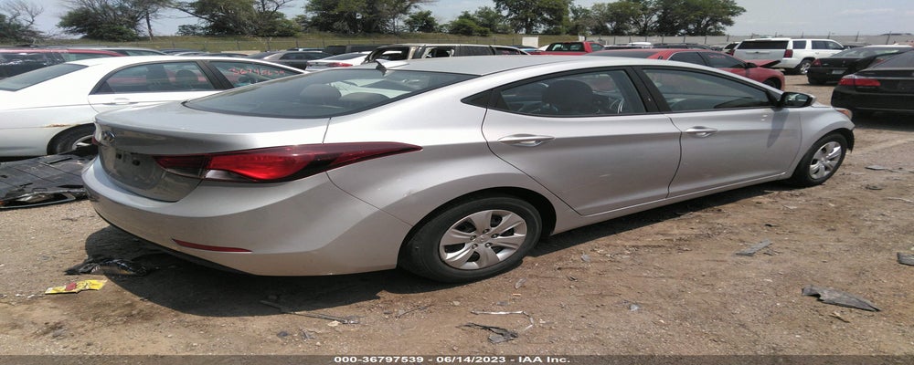 5NPDH4AE6GH737826 2016 HYUNDAI ELANTRA photo no. 4