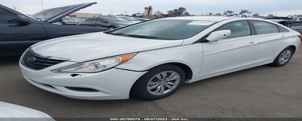 5NPEB4AC4BH279071 2011 HYUNDAI SONATA photo no. 2