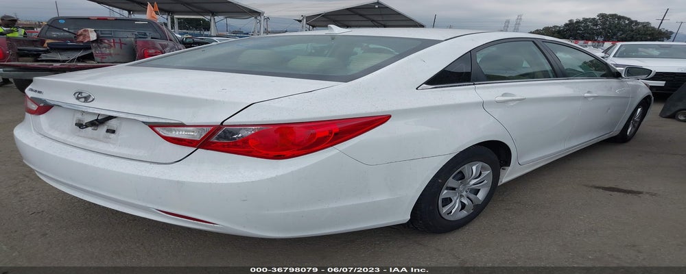 5NPEB4AC4BH279071 2011 HYUNDAI SONATA photo no. 4