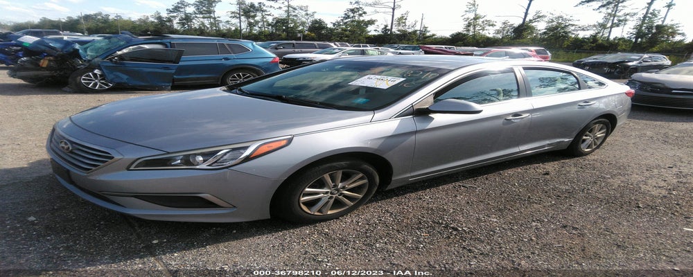 5NPE24AF6HH527260 2017 HYUNDAI SONATA photo no. 2