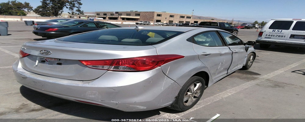 KMHDH4AE6DU669735 2013 HYUNDAI ELANTRA photo no. 4