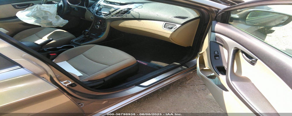 5NPDH4AE9GH740560 2016 HYUNDAI ELANTRA photo no. 5