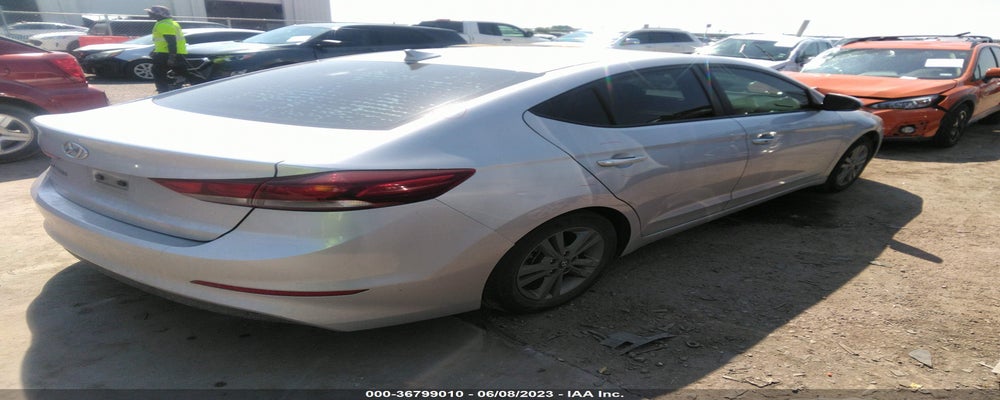 KMHD84LFXJU493130 2018 HYUNDAI ELANTRA photo no. 4
