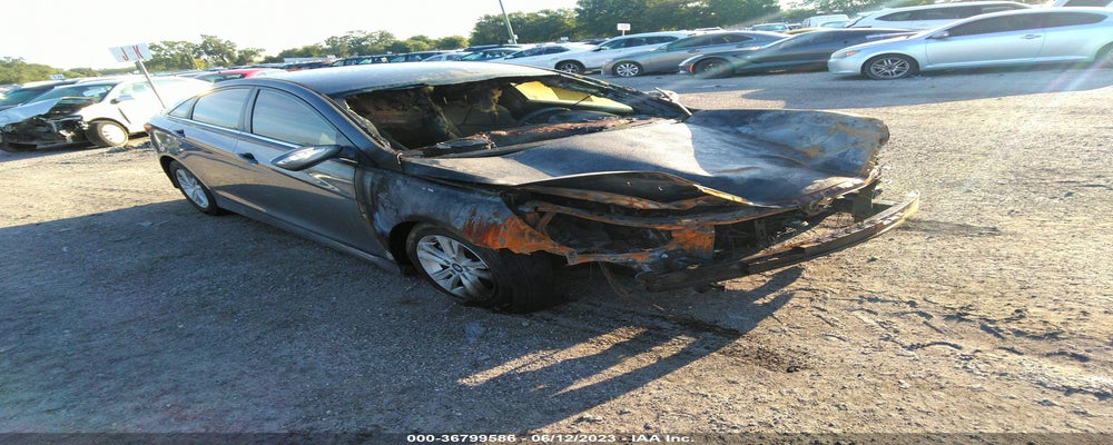5NPEB4AC0EH934816 2014 HYUNDAI SONATA photo no. 2