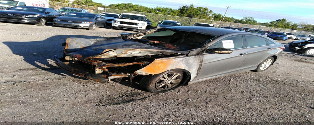 5NPEB4AC0EH934816 2014 HYUNDAI SONATA photo no. 2