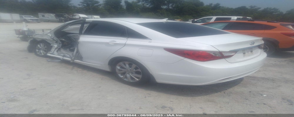 5NPEB4AC7BH275399 2011 HYUNDAI SONATA photo no. 3