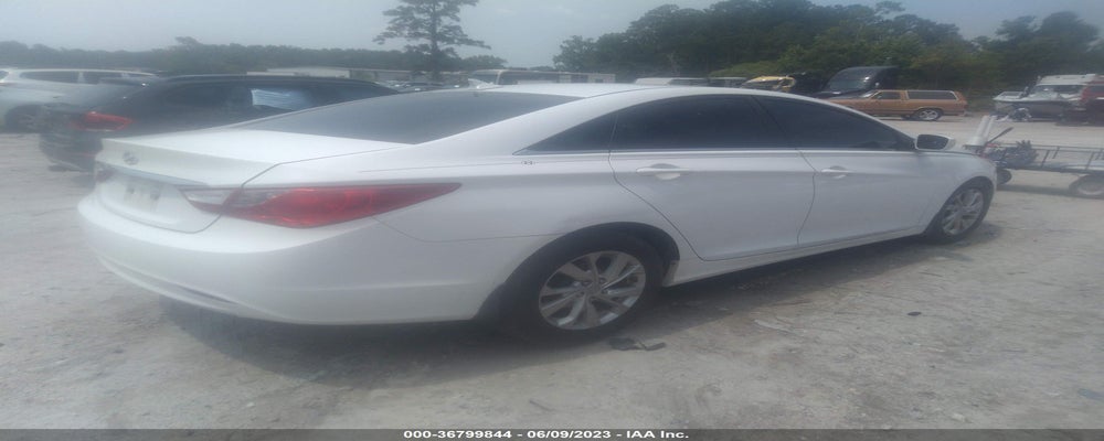 5NPEB4AC7BH275399 2011 HYUNDAI SONATA photo no. 4