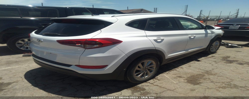 KM8J33A43GU204045 2016 HYUNDAI TUCSON photo no. 4