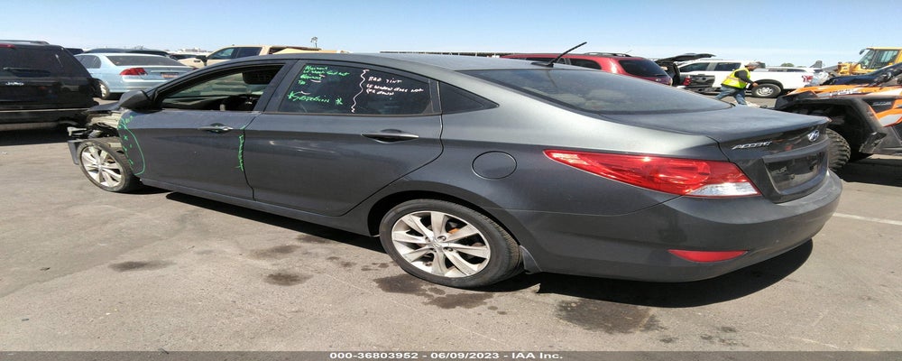 KMHCU4AE2DU425491 2013 HYUNDAI ACCENT photo no. 3