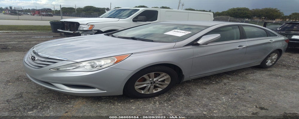 5NPEB4AC7BH186836 2011 HYUNDAI SONATA photo no. 2
