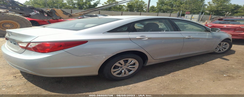 5NPEB4AC1BH067082 2011 HYUNDAI SONATA photo no. 4