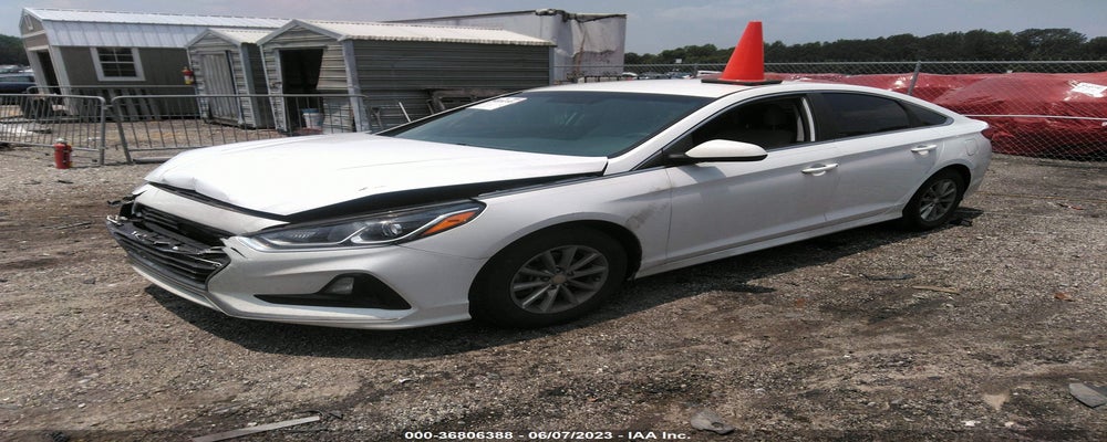 5NPE24AF7JH601775 2018 HYUNDAI SONATA photo no. 2