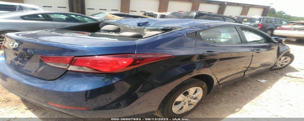 5NPDH4AE6GH765643 2016 HYUNDAI ELANTRA photo no. 4