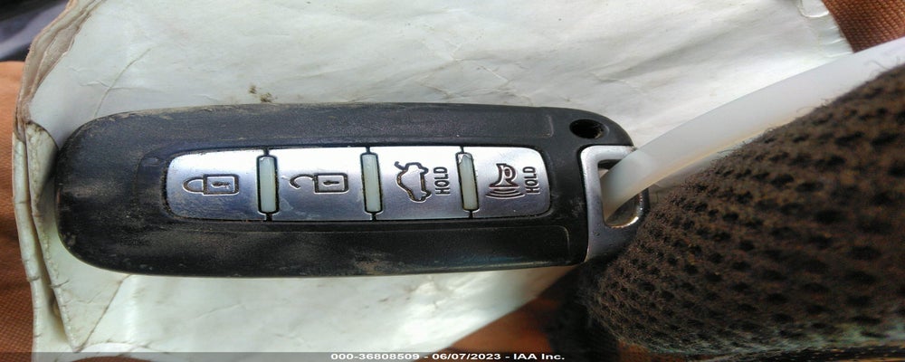 5NPEC4AC8BH040040 2011 HYUNDAI SONATA photo no. 11