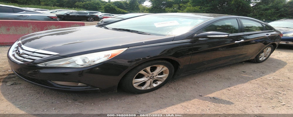 5NPEC4AC8BH040040 2011 HYUNDAI SONATA photo no. 2