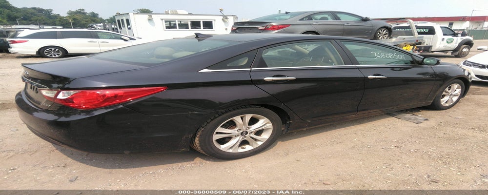 5NPEC4AC8BH040040 2011 HYUNDAI SONATA photo no. 4