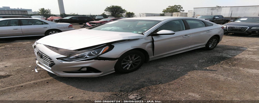 5NPE24AFXJH664076 2018 HYUNDAI SONATA photo no. 2
