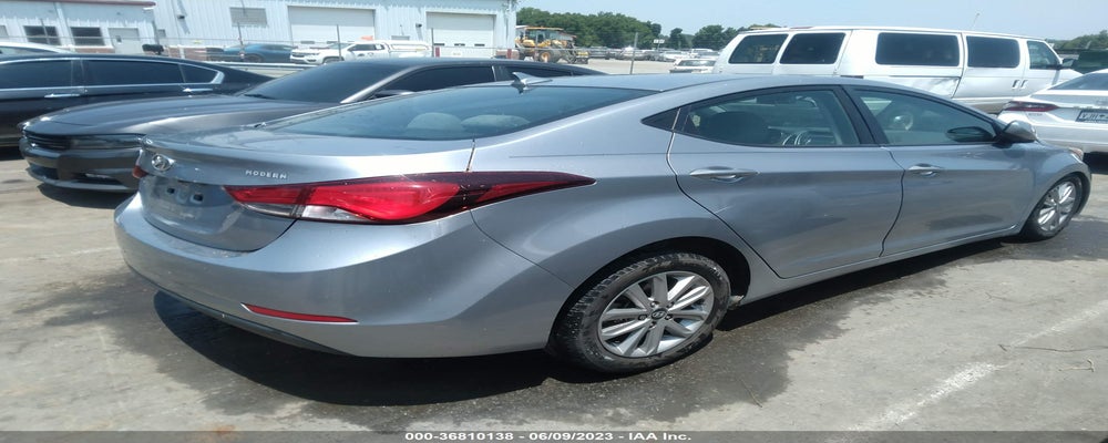 5NPDH4AEXFH633595 2015 HYUNDAI ELANTRA photo no. 4