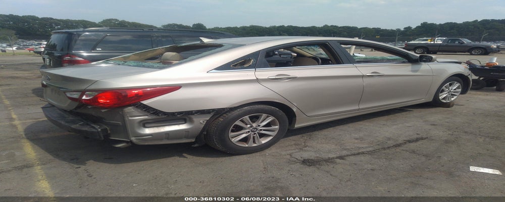 5NPEB4AC9BH272584 2011 HYUNDAI SONATA photo no. 4