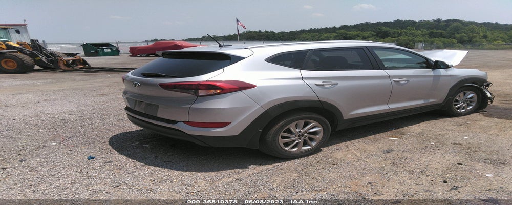 KM8J33A44GU125564 2016 HYUNDAI TUCSON photo no. 4